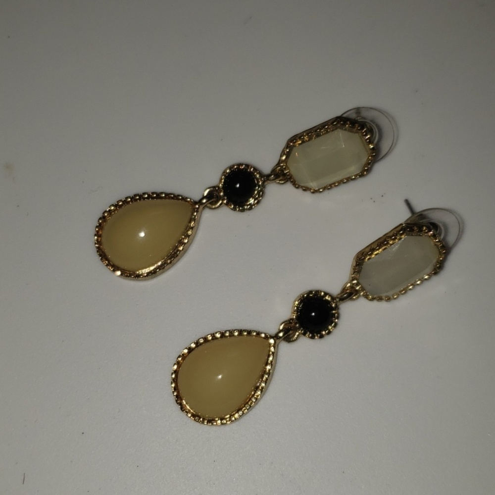 Drop earrings